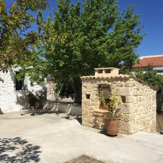 Aνεξάρτητη Παραδοσιακή Πέτρινη Κατοικία Corinth Exteriér fotografie